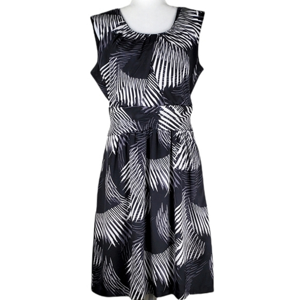 Classiques Entier Feathered Silk Sheath Dress